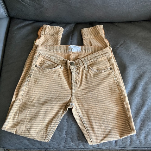 Current/Elliott - Picture 3 of 3